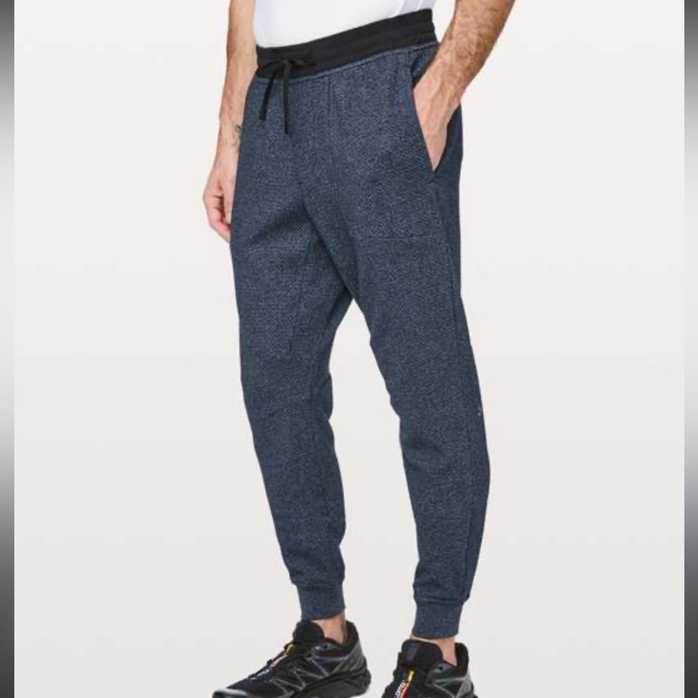 Lululemon Men's grey Jogger Pants with Black Waistband
